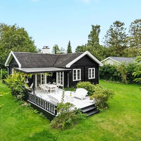 Vakantiehuis Blissful Summer House In Hornbaek