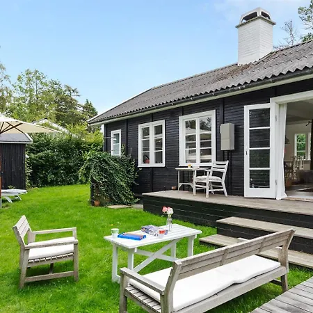 Сasa de vacaciones Blissful Summer House In Hornbaek *