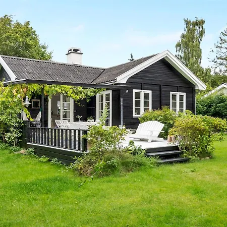 別荘 Idyll Summer House In *