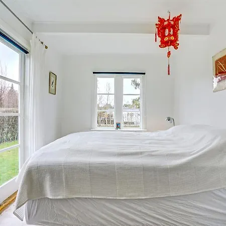 Blissful Summer House In Hornbaek Vakantiehuis