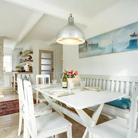 Idyll Summer House In Ferienhaus