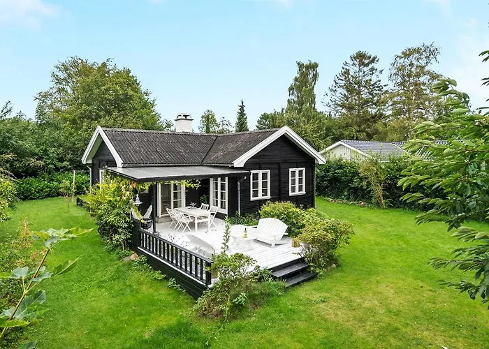 Holiday home Blissful Summer House In
